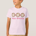 Camiseta Hanukkah Chanukah judaicas festas judaicas<br><div class="desc">Apresenta uma ilustração original de uma rosquinha de gelatina tocada com açúcar em pó. Perfeito para Hanukkah! Esta ilustração Chanukah também está disponível em outros produtos. Não vê o que está procurando? Precisa de ajuda para a personalização? Entre em contato com Rebecca para ter algo projetado só para você.</div>