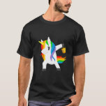 Camiseta Hanukkah Dabbing Unicorn Funny Chanukah Jewish Dre<br><div class="desc">Quer você soletre Hanukkah, Chanukkah, Channukah ou Chanukah. Esta roupa engraçada com um unicórnio com dança dab é perfeita para celebrar e participar da tradição judaica. Excelente para o Festival Judeu das Luzes ou o Natal Judeu! Esta roupa faz uma ideia perfeita de presente em Chanucá , Bat Mitzvah ,...</div>