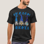 Camiseta Hanukkah Engraçado Judeu Shalom Gnomos Chanukah Li<br><div class="desc">Chanucá Engraçado Judeu Shalom Gnomos Chanukah Luzes. Veja nossos gnomos para escolher a melhor camisa em peças únicas ou personalizadas feitas à mão de nossos compras de roupas.</div>