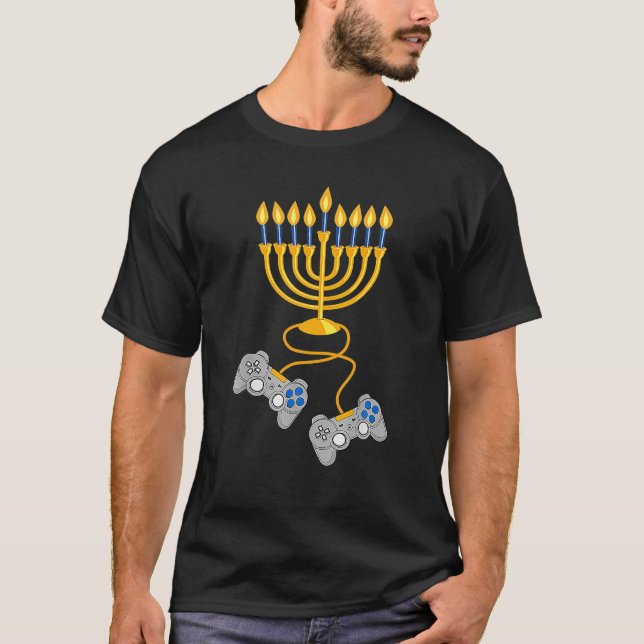 Camiseta Hanukkah Menorah fecha a controladora de videogame (Frente)