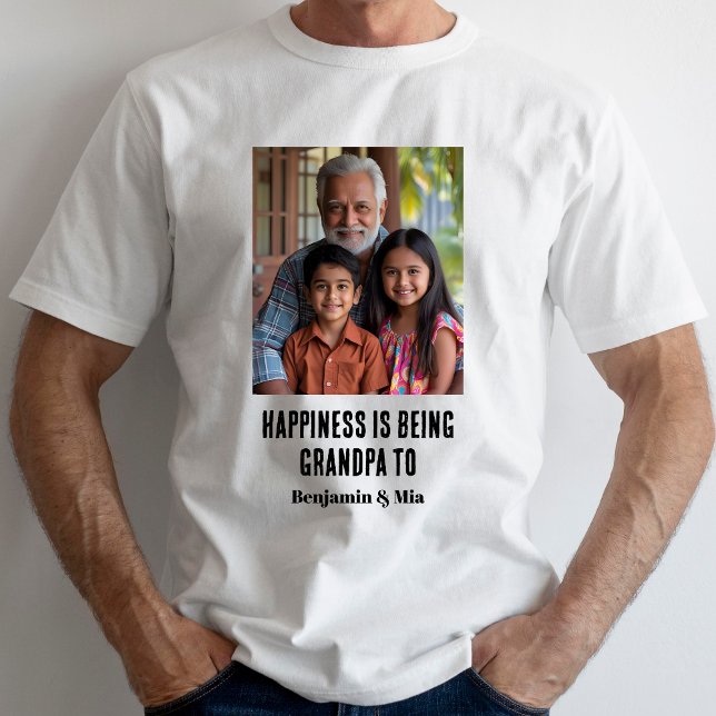 Camiseta Happiness is Being Grandpa to Name Family Photo  (Criador carregado)