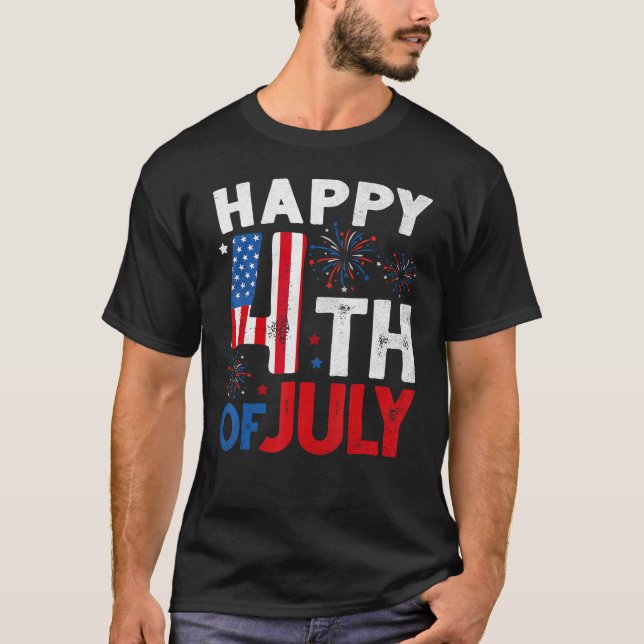 Camiseta Happy 4th Of July USA Flag Fireworks Firecrackers  (Frente)
