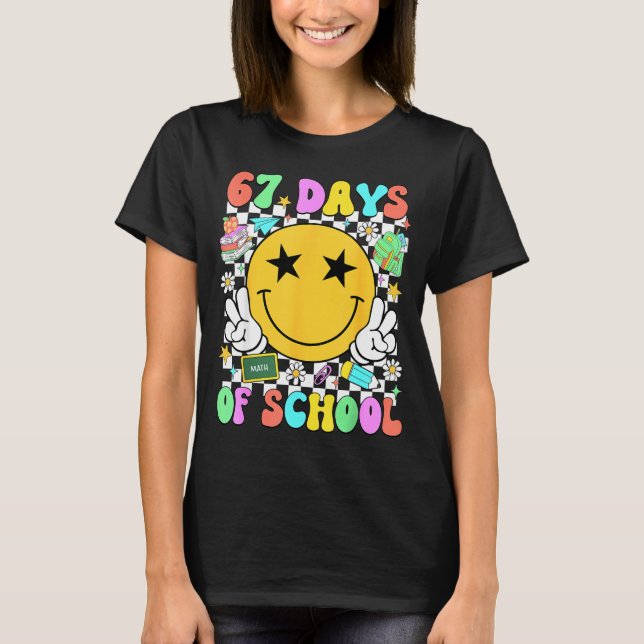 Camiseta Happy 67th Day Of School Vibes Smile Face 67 Days  (Frente)