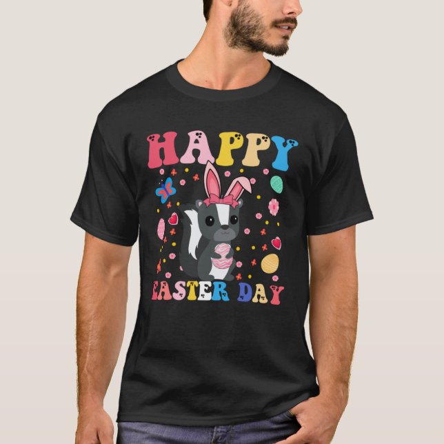Camiseta Happy Easter Bunny Skunk  Easter Day Groovy (Frente)