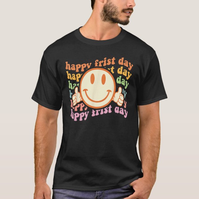 Camiseta Happy First Day Back To School Teacher Retro Wavy  (Frente)