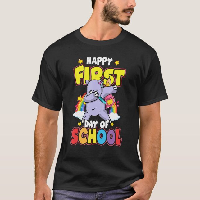 Camiseta Happy First Day Of School Dabbing Rhino Back To Sc (Frente)