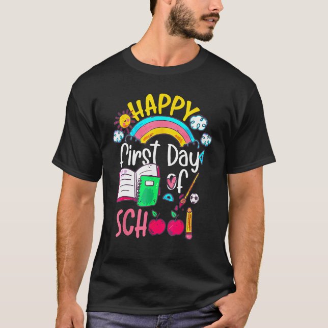 Camiseta Happy First Day Of School Teacher Students Back To (Frente)