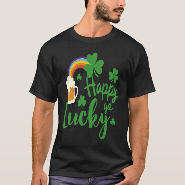 Camiseta Happy Go Lucky Dia de São Patrício Shamrock (Frente)