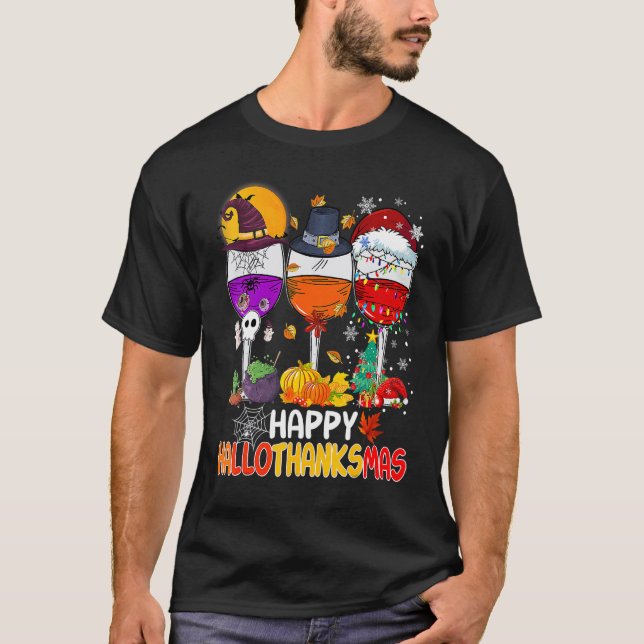 Camiseta Happy Hallothanksmas Wine Glasses Witch Santa Hat  (Frente)