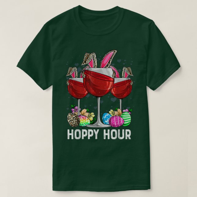 Camiseta Happy Hour Bunny Ears Wine Lover Leopard Easter Eg (Frente do Design)