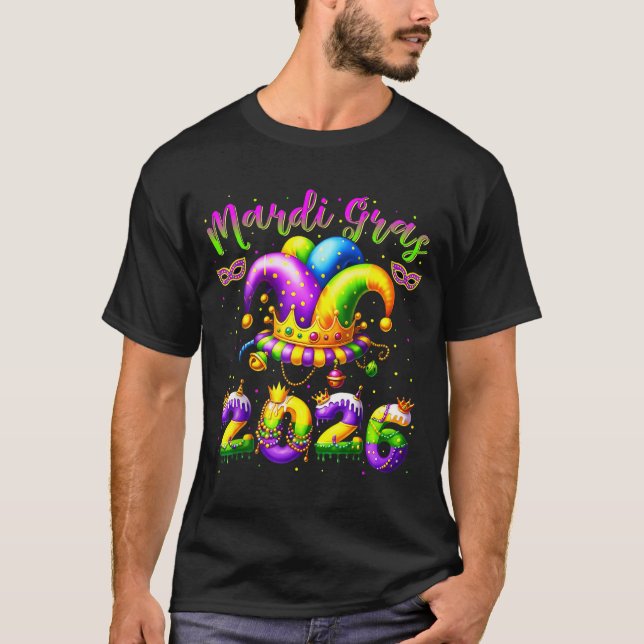 Camiseta Happy Mardi Gras 2026 Jester Hat New Orleans Men W (Frente)