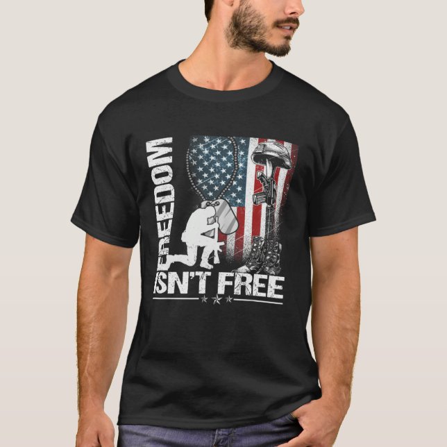 Camiseta Happy Memorial Day Freedom Isn t Free  Fourth of J (Frente)