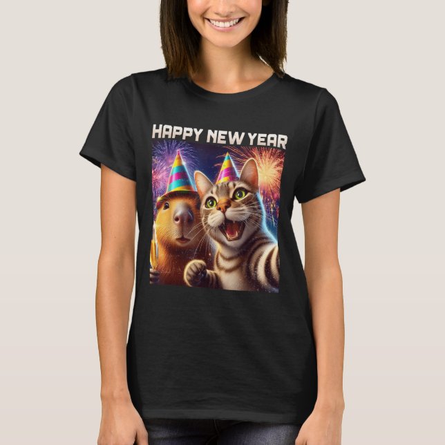Camiseta Happy New Year 2026 Cute Cat Capybara Party Art  (Frente)