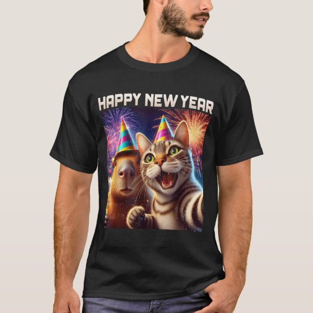 Camiseta Happy New Year 2026 Cute Cat Capybara Party Art  (Frente)