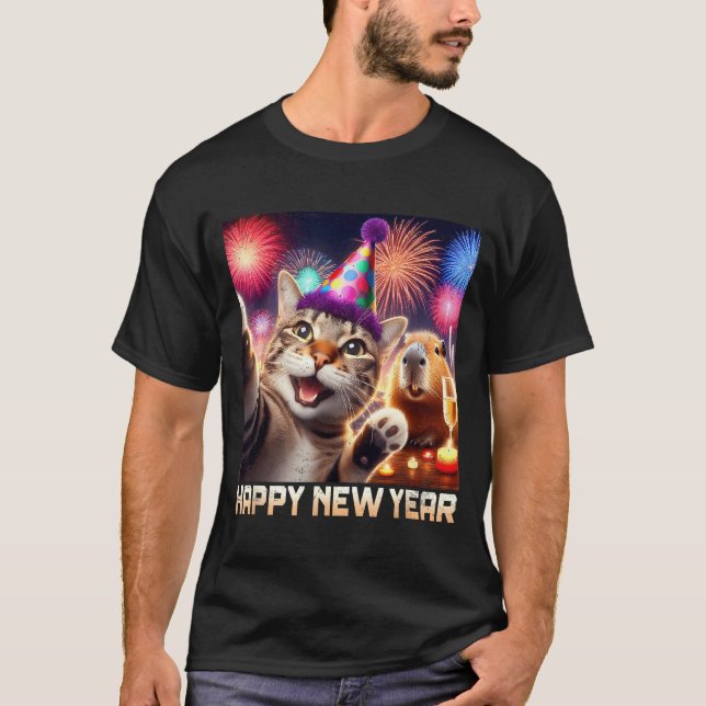 Camiseta Happy New Year 2026 Cute Cat Capybara Party Art  (Frente)
