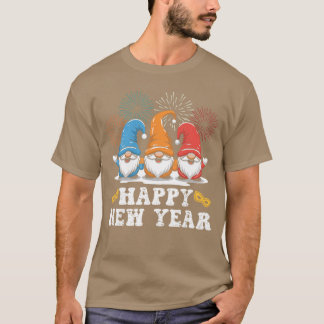 Camiseta Happy New Year 2026 Gnomes Fireworks Family Party 