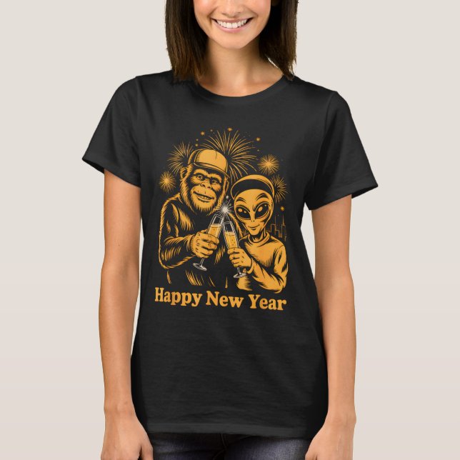 Camiseta Happy New Year Bigfoot And Alien Sasquatch Firewor (Frente)