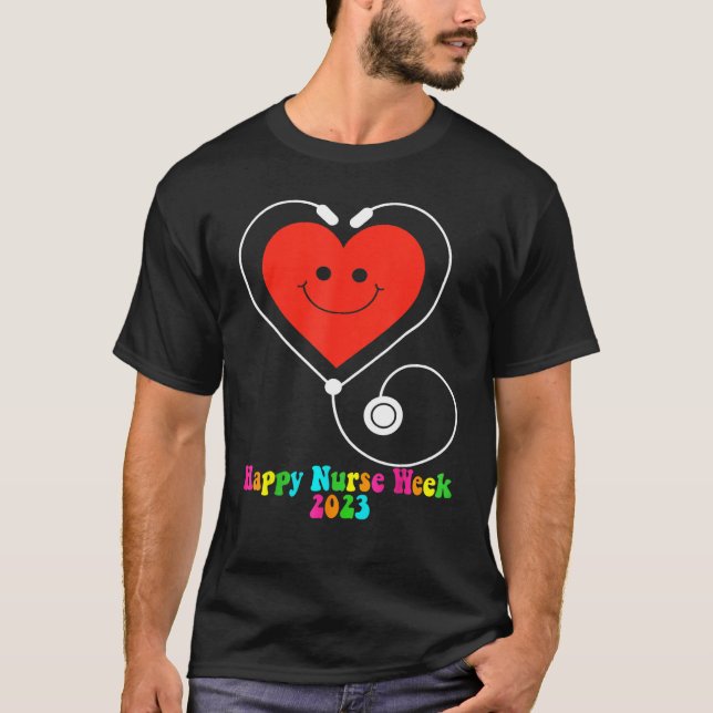 Camiseta Happy Nurse Week 2023 Smiling Heart Groovy Style 1 (Frente)