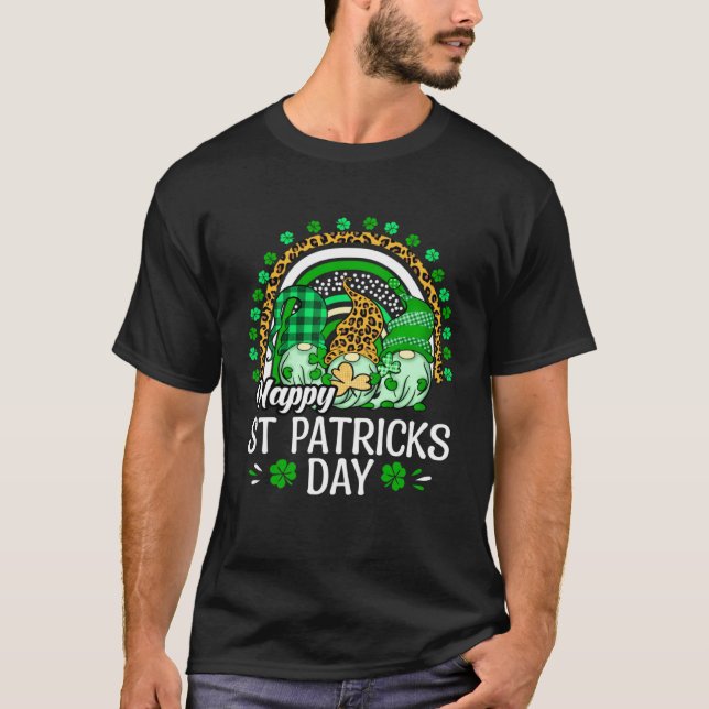 Camiseta Happy St Patrick's Day Three Gnome Irish Shamrock  (Frente)