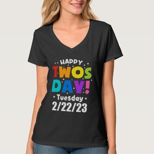 Camiseta Happy Twosday 2023 Shirt Pink Leopard Twos Day 222 (Frente)