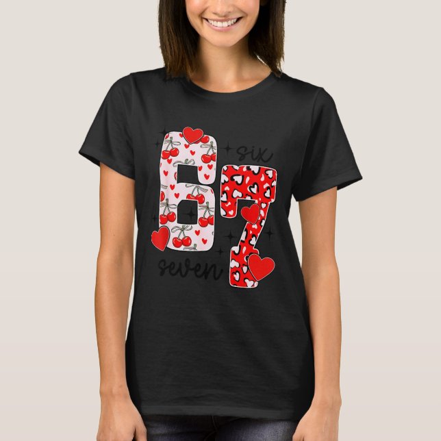 Camiseta Happy Valentine’s Day 67 Meme Hearts Coquette Bow  (Frente)