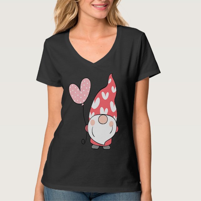 Camiseta Happy Valentineu2019s Day Gnome Cute with Heart Ba (Frente)