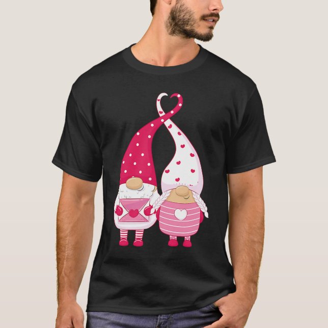 Camiseta Happy Valentineu2019s Day Two Gnomes in Love (Frente)