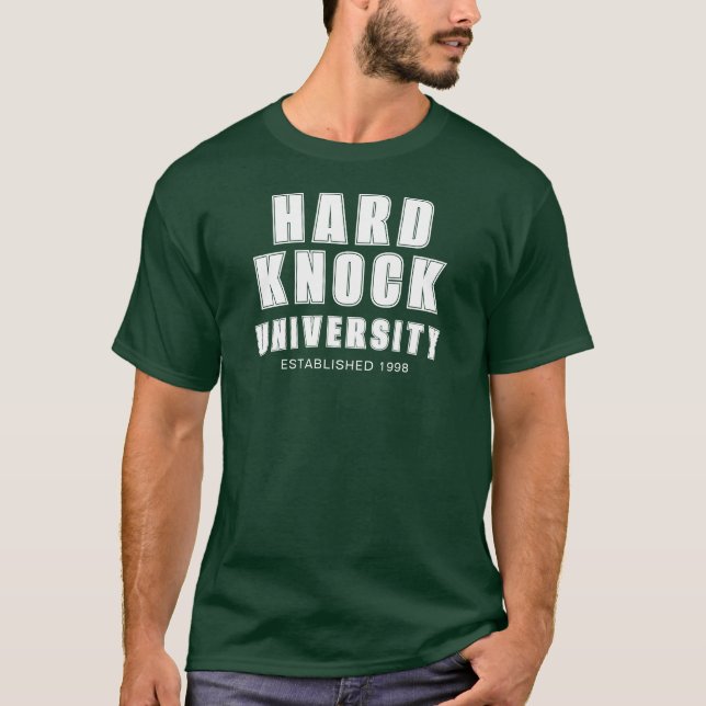 CAMISETA HARD KNOCK UNIVERSITY  (Frente)