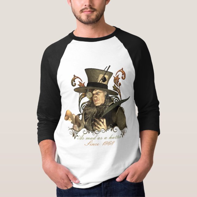 Camiseta Hatter louco (personalize a data!) (Frente)