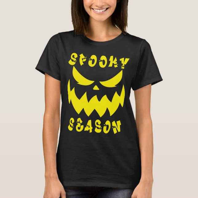 Camiseta Haunted Heart: Spooky Season Fashion (Frente)
