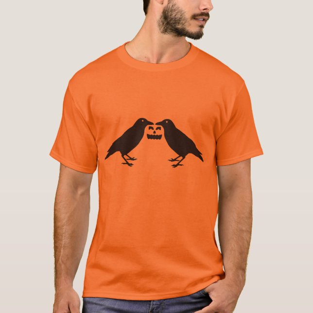 Camiseta Hauntingly Cute: Crows with Pumpkin & Hidden Ghost (Frente)