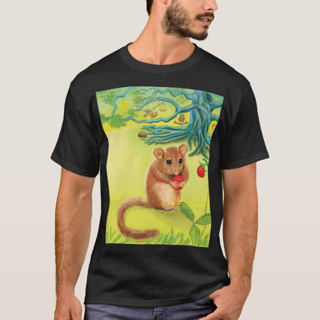 Camiseta Hazel Dormouse comendo morango selvagem (Frente)