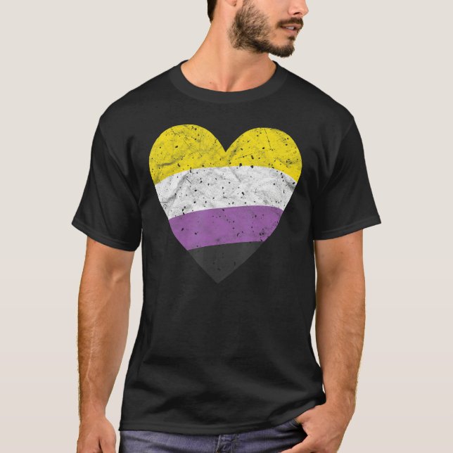 Camiseta Heart with Non Binary Flag   Nonbinary Pride Month (Frente)