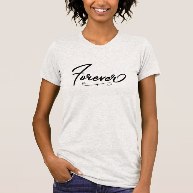 Camiseta Hearts Love is Forever,  Trendy T-shirt Design (Frente)