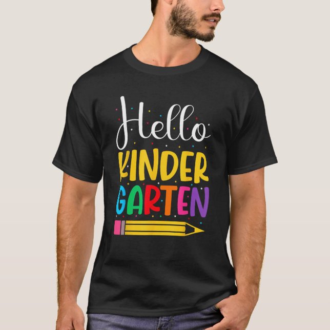 Camiseta Hello Kindergarten Team Kinder Happy First Day of  (Frente)