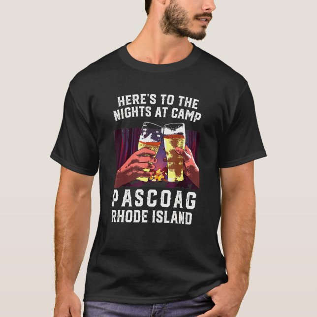 Camiseta Heres Às Noites No Campo Pascoag Acampando Rhode (Frente)