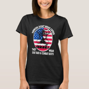 Camiseta Heroínas Não Vestem Capas que Vestem Dog tags Mili