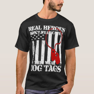 Camiseta Heróis de verdade não Vestem capas que Vestem Dog