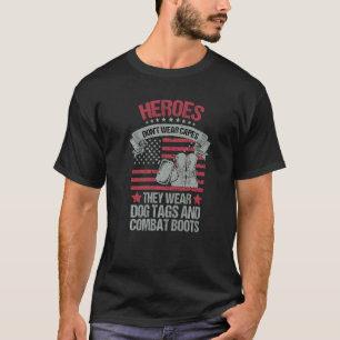 Camiseta Heróis não Vestem Capes que Vestem Dog tags e Com
