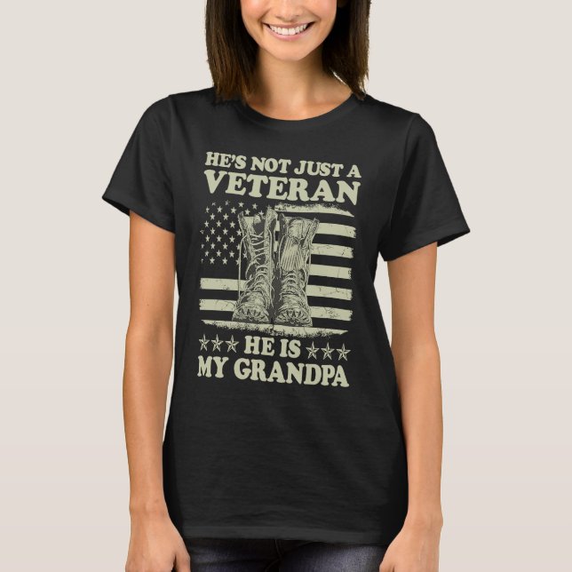 Camiseta He's Not Just A Veteran He Is My Grandpa Veterans  (Frente)