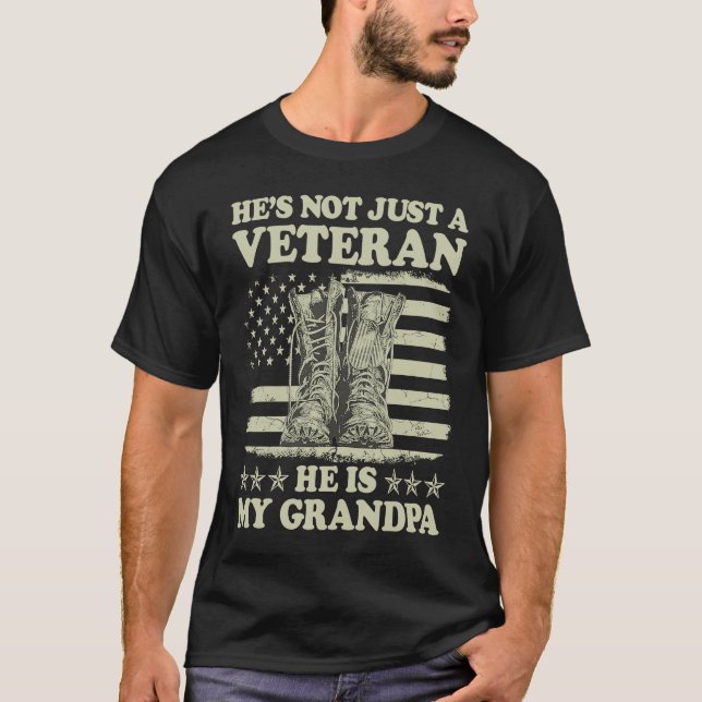 Camiseta He's Not Just A Veteran He Is My Grandpa Veterans  (Frente)