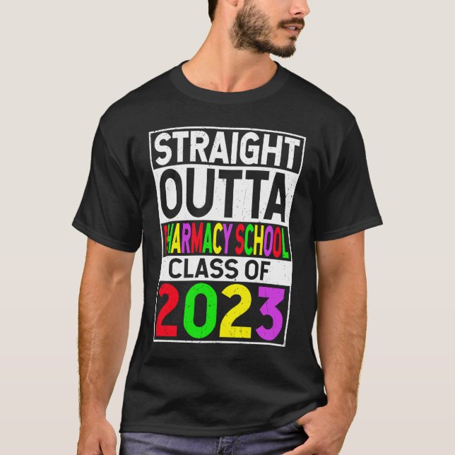 Camiseta Hetero Out Pharmacy School 2023 Graduation Gif (Frente)