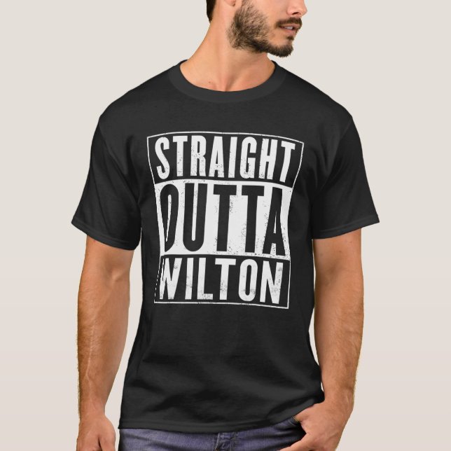 Camiseta Hetero Outta Wilton Funny (Frente)