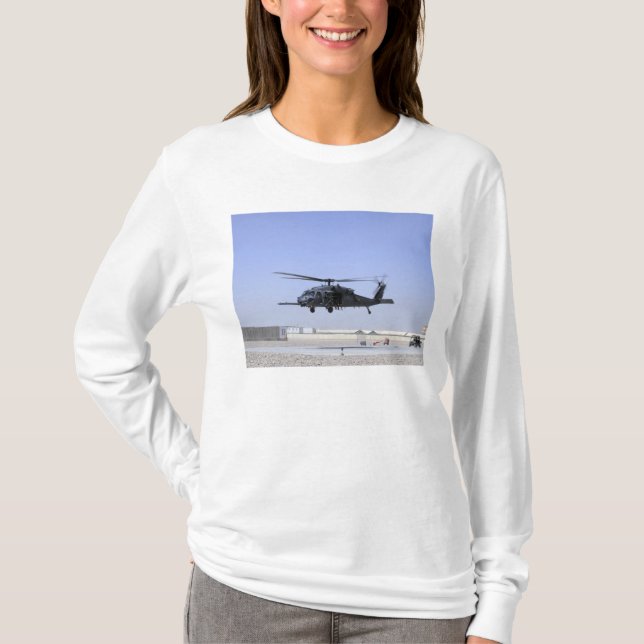 Camiseta HH-60G Pave Hawk decolando de Camp Bastio (Frente)