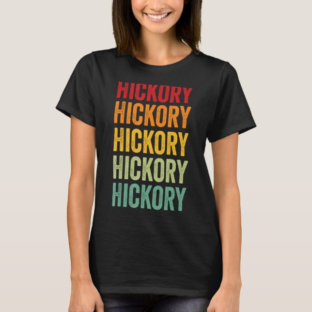 Camiseta Hickory County Design de texto Rainbow do Missouri (Frente)