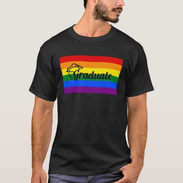Camiseta High School Graduate College Gay Pride Flag (Frente)