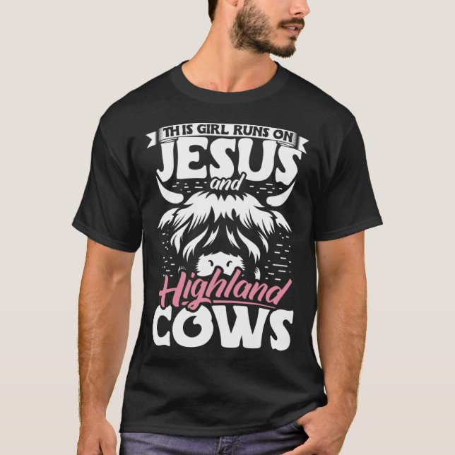 Camiseta Highland Cattle This Girl Runs On Jesus And Highla (Frente)