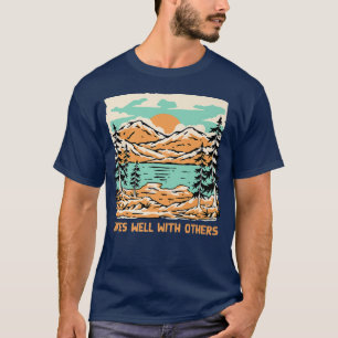 Camiseta Hikes Bem Com Outros Amigos Caminhando Hiker Buddy