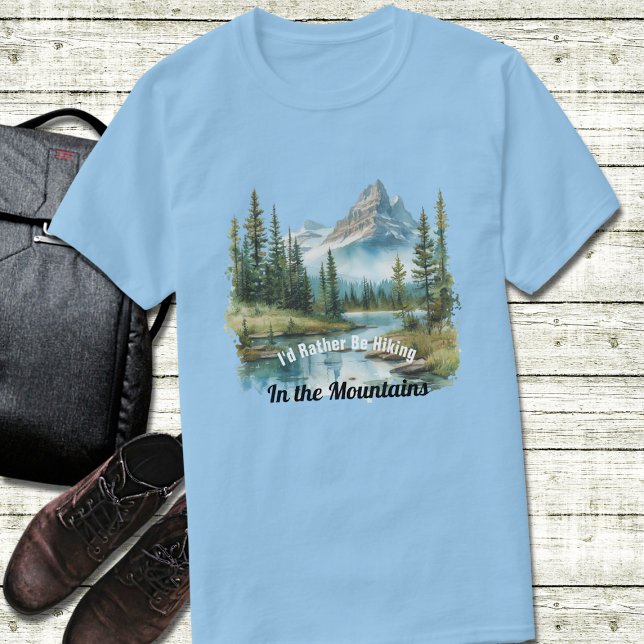 Camiseta Hiking In the Mountains T-Shirt (Criador carregado)