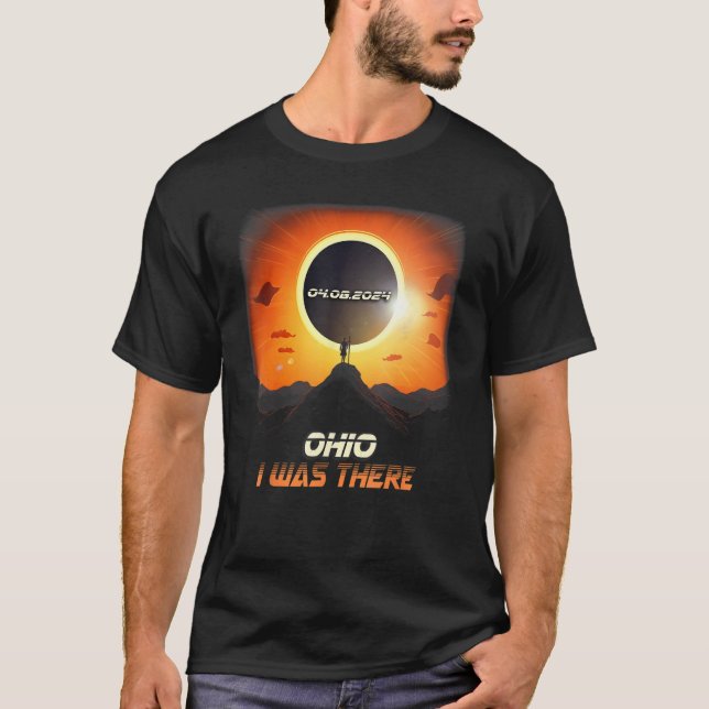 Camiseta Hiking Outdoors Total Solar Eclipse 2024 Ohio (Frente)